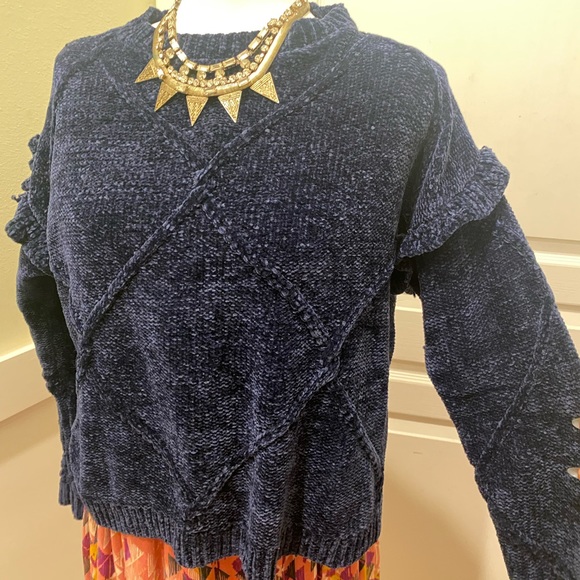 Luxe Dark Blue Sweater - Picture 4 of 7